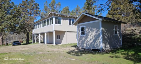 Single Family Residence in Sprague River OR 28205 Drews Road.jpg