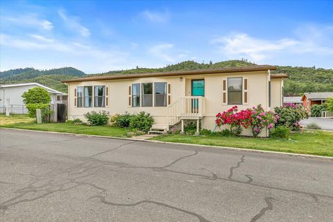 Mobile Home in Central Point OR 8401 Old Stage Road #UNIT 11.jpg