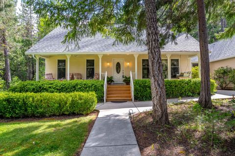 Single Family Residence in Rogue River OR 4235 Pleasant Creek Road.jpg