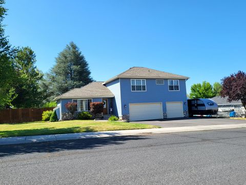 Single Family Residence in Klamath Falls OR 7016 Hager Lane.jpg