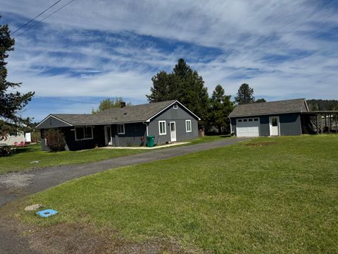 Single Family Residence in Chiloquin OR 105 W Arnold Street.jpg