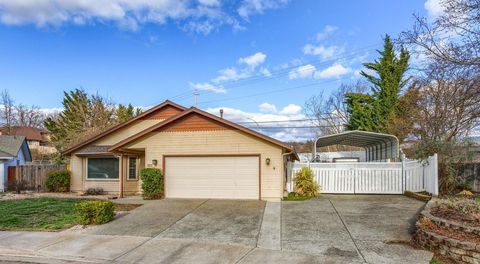 Single Family Residence in Medford OR 3571 Michael Park Drive.jpg