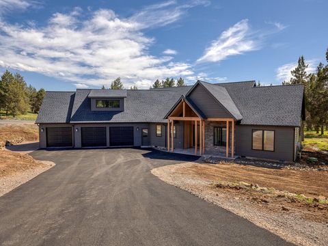 Single Family Residence in Klamath Falls OR 1168 Paper Birch Way.jpg