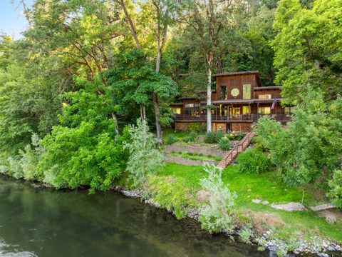 Single Family Residence in Grants Pass OR 4941 Riverbanks Road.jpg
