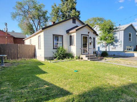 Single Family Residence in Klamath Falls OR 2221 Orchard Avenue.jpg