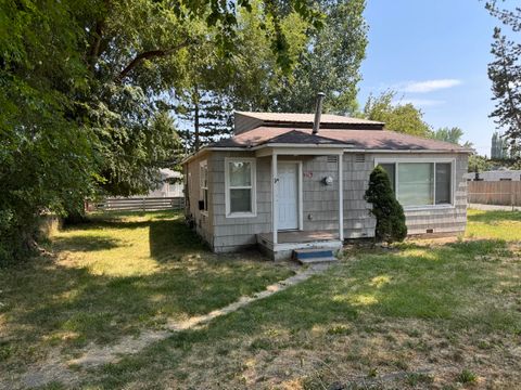 Multi Family in Klamath Falls OR 1827 Summers Lane.jpg