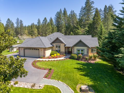 Single Family Residence in Grants Pass OR 449 S Espey Road.jpg