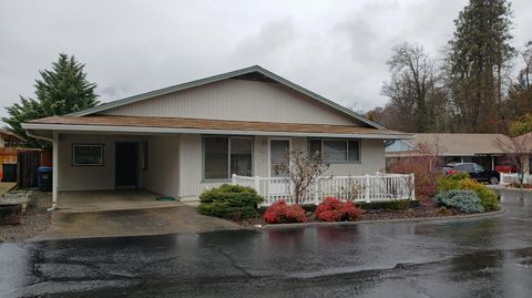 Single Family Residence in Rogue River OR 103 Wards Creek Lane.jpg