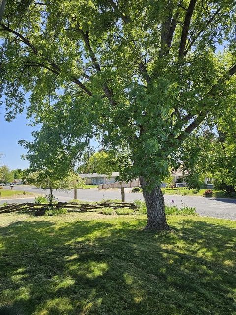 Quadruplex in Klamath Falls OR 3617 La Marada Way #3617,3621,3625,3629 46.jpg