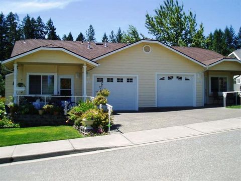 Duplex in Grants Pass OR 3121 University Road.jpg