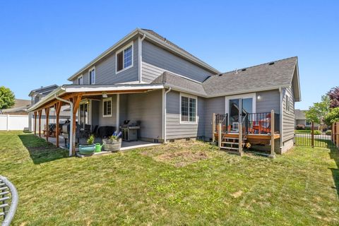 Single Family Residence in Klamath Falls OR 3934 El Cerrito Way 44.jpg