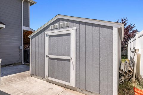 Single Family Residence in Klamath Falls OR 3934 El Cerrito Way 47.jpg