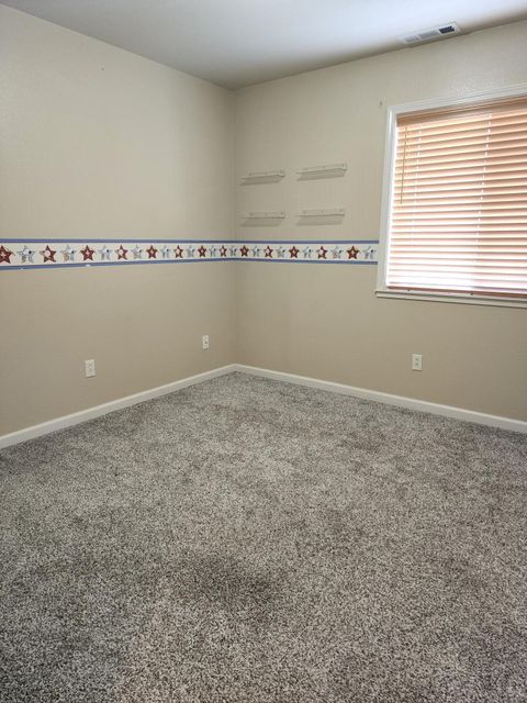 Single Family Residence in Klamath Falls OR 3934 El Cerrito Way 33.jpg