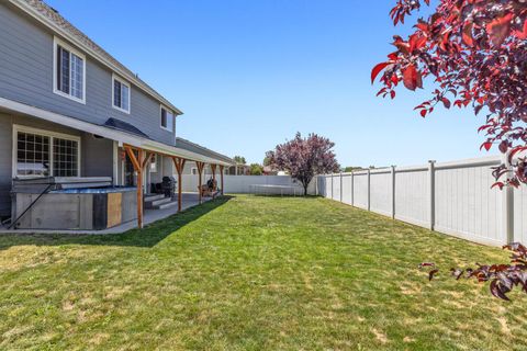 Single Family Residence in Klamath Falls OR 3934 El Cerrito Way 46.jpg
