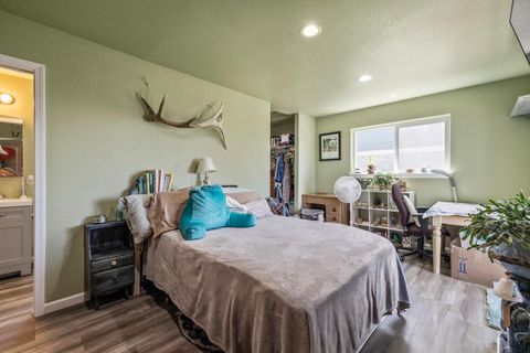 Single Family Residence in Klamath Falls OR 3934 El Cerrito Way 19.jpg