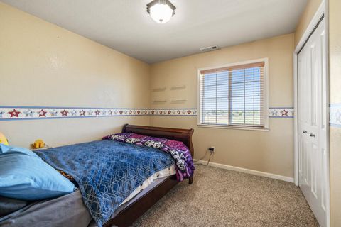 Single Family Residence in Klamath Falls OR 3934 El Cerrito Way 32.jpg