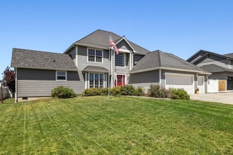 Single Family Residence in Klamath Falls OR 3934 El Cerrito Way 1.jpg
