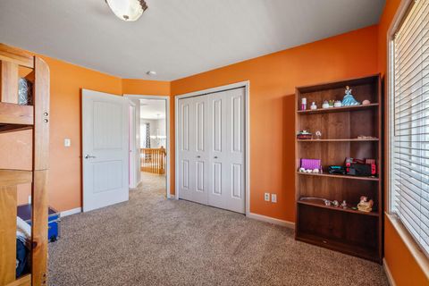 Single Family Residence in Klamath Falls OR 3934 El Cerrito Way 39.jpg