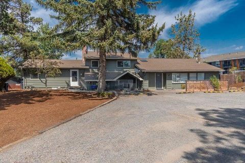 Triplex in Bend OR 61538 Brosterhous Road.jpg