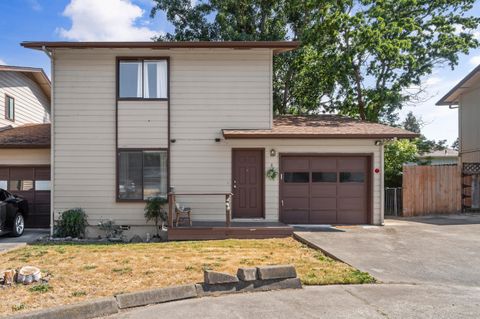 Condominium in Grants Pass OR 47 SW Eastern Avenue #APT 8.jpg