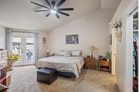 Single Family Residence in Grants Pass OR 426 SE Cadet Court 13.jpg
