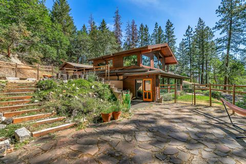 Single Family Residence in Ashland OR 2175 Tolman Creek Road.jpg