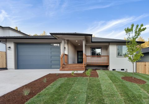 Single Family Residence in Klamath Falls OR 1189 Orange Blossom Drive.jpg