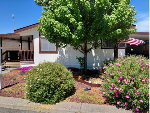 Mobile Home in Grants Pass OR 2386 Sasha Court.jpg