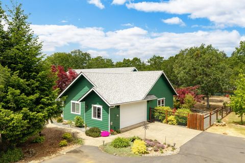 Single Family Residence in Grants Pass OR 592 Kaneeta Lane.jpg