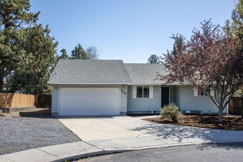 Single Family Residence in Bend OR 2550 NE Cordata Place.jpg