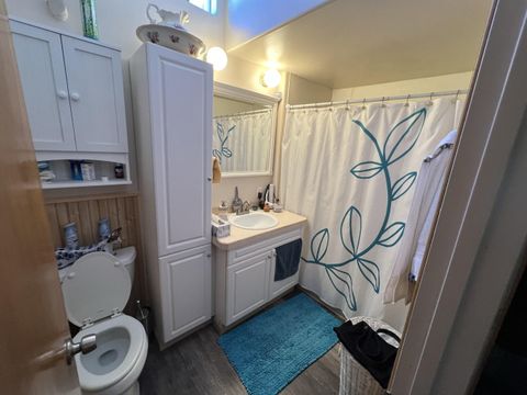 Single Family Residence in Klamath Falls OR 3928 Crest Street 15.jpg