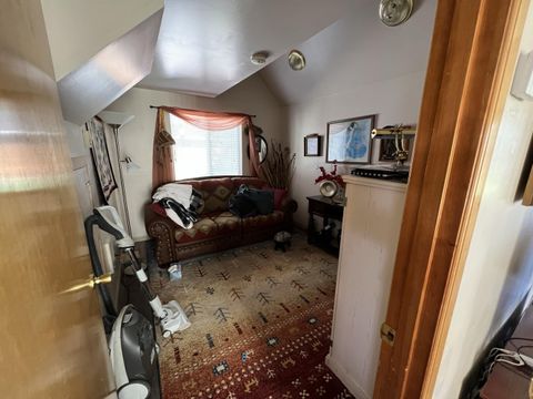 Single Family Residence in Klamath Falls OR 3928 Crest Street 14.jpg