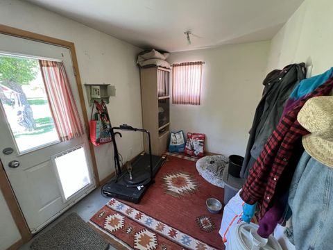 Single Family Residence in Klamath Falls OR 3928 Crest Street 20.jpg