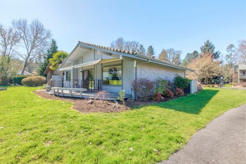 Single Family Residence in Grants Pass OR 111 Black Oak Street.jpg
