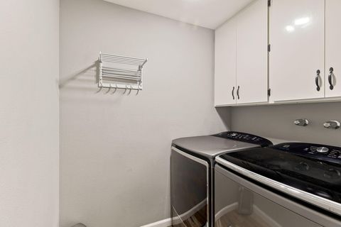 Single Family Residence in Grants Pass OR 111 Black Oak Street 21.jpg