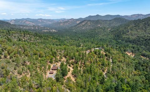 Single Family Residence in Rogue River OR 4220 Foots Creek Right Fork Road.jpg