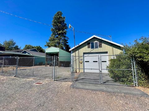 Single Family Residence in Keno OR 15440 Fern Avenue 49.jpg