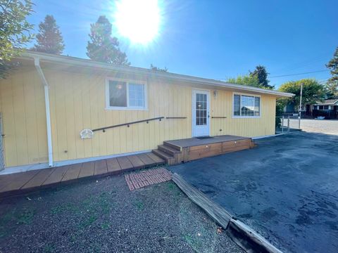 Single Family Residence in Keno OR 15440 Fern Avenue 16.jpg