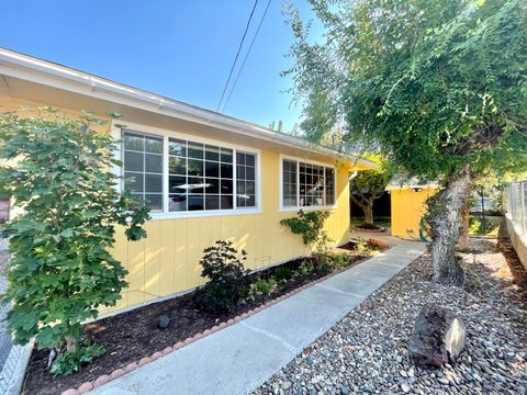 Single Family Residence in Keno OR 15440 Fern Avenue 4.jpg