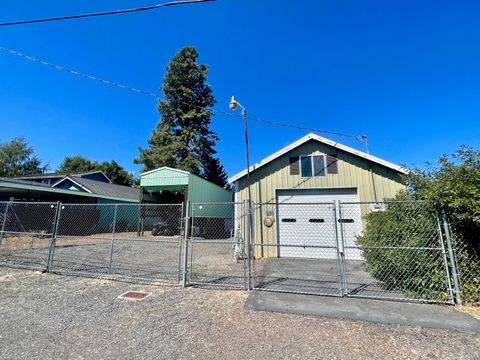 Single Family Residence in Keno OR 15440 Fern Avenue 43.jpg