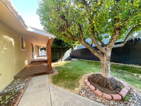 Single Family Residence in Keno OR 15440 Fern Avenue 6.jpg