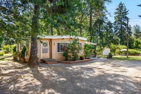 Manufactured On Land in Grants Pass OR 548 Moonbeam Lane.jpg