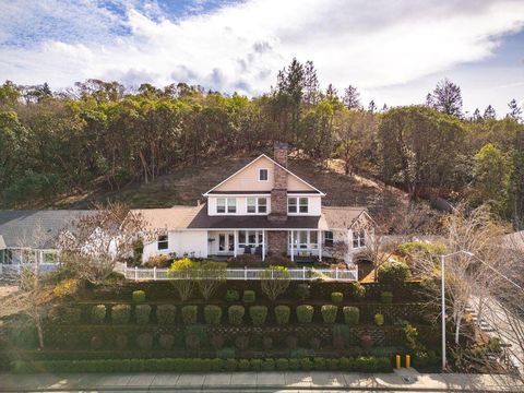 Single Family Residence in Grants Pass OR 2226 SE Linden Lane.jpg
