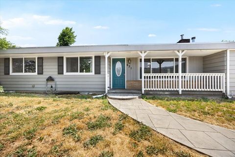 Single Family Residence in Riddle OR 631 E 4th Avenue.jpg