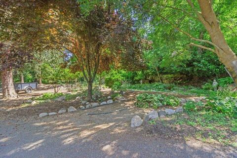  in Ashland OR Helman Street.jpg