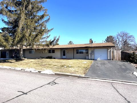 Condominium in Klamath Falls OR 10521 Kincheloe Avenue.jpg