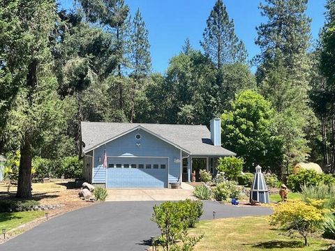 Single Family Residence in Gold Hill OR 957 Foots Creek Road.jpg