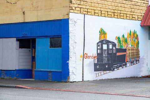  in Glendale OR 366 Pacific Avenue.jpg