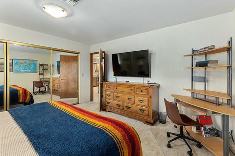 Duplex in Grants Pass OR 306 NE D Street 14.jpg