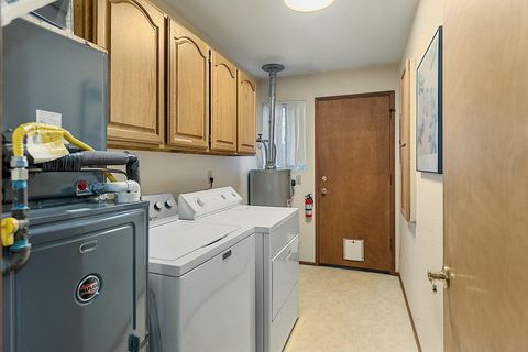 Duplex in Grants Pass OR 306 NE D Street 17.jpg